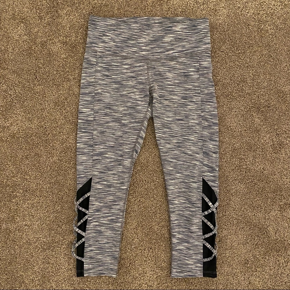 grey cropped leggings